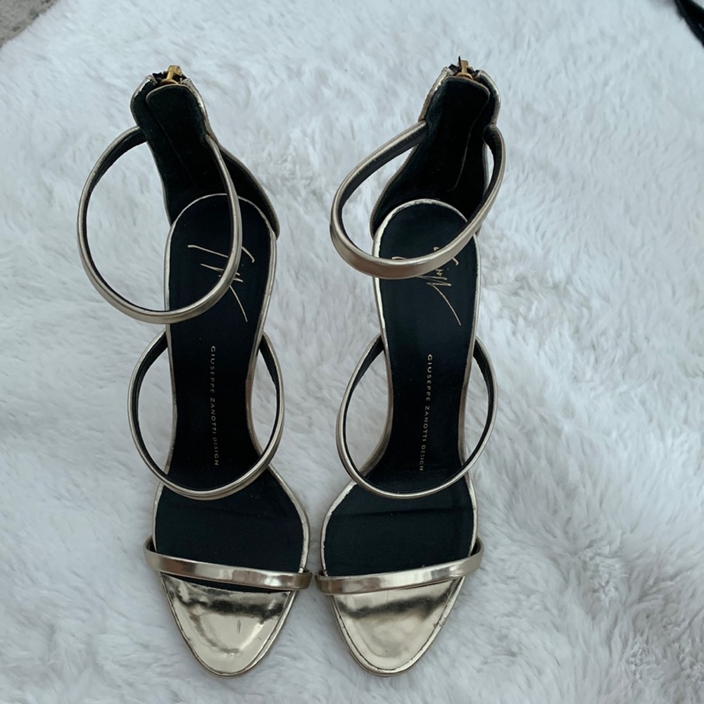 GIUSEPPE ZANOTTI gold heels